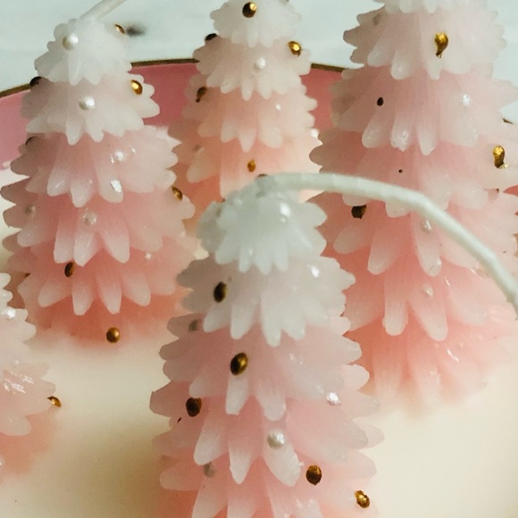 VIRAL Sincerely Jules Sparkling Forest Christmas Holiday Pink Tree Candle - Picture 7 of 10